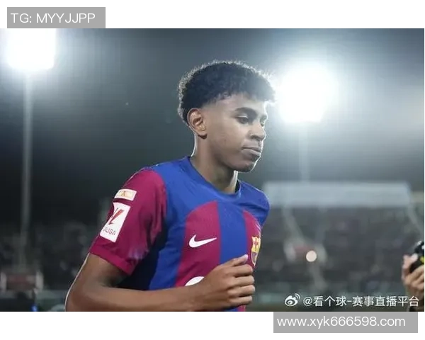 足球明星背影魅力展现女性风采的独特瞬间与动人故事