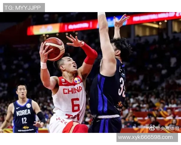 广州篮球队在世界杯积分榜上以81分稳居第一名展现强劲实力 广州篮球队在世界杯积分榜上以81分稳居第一名展现强劲实力